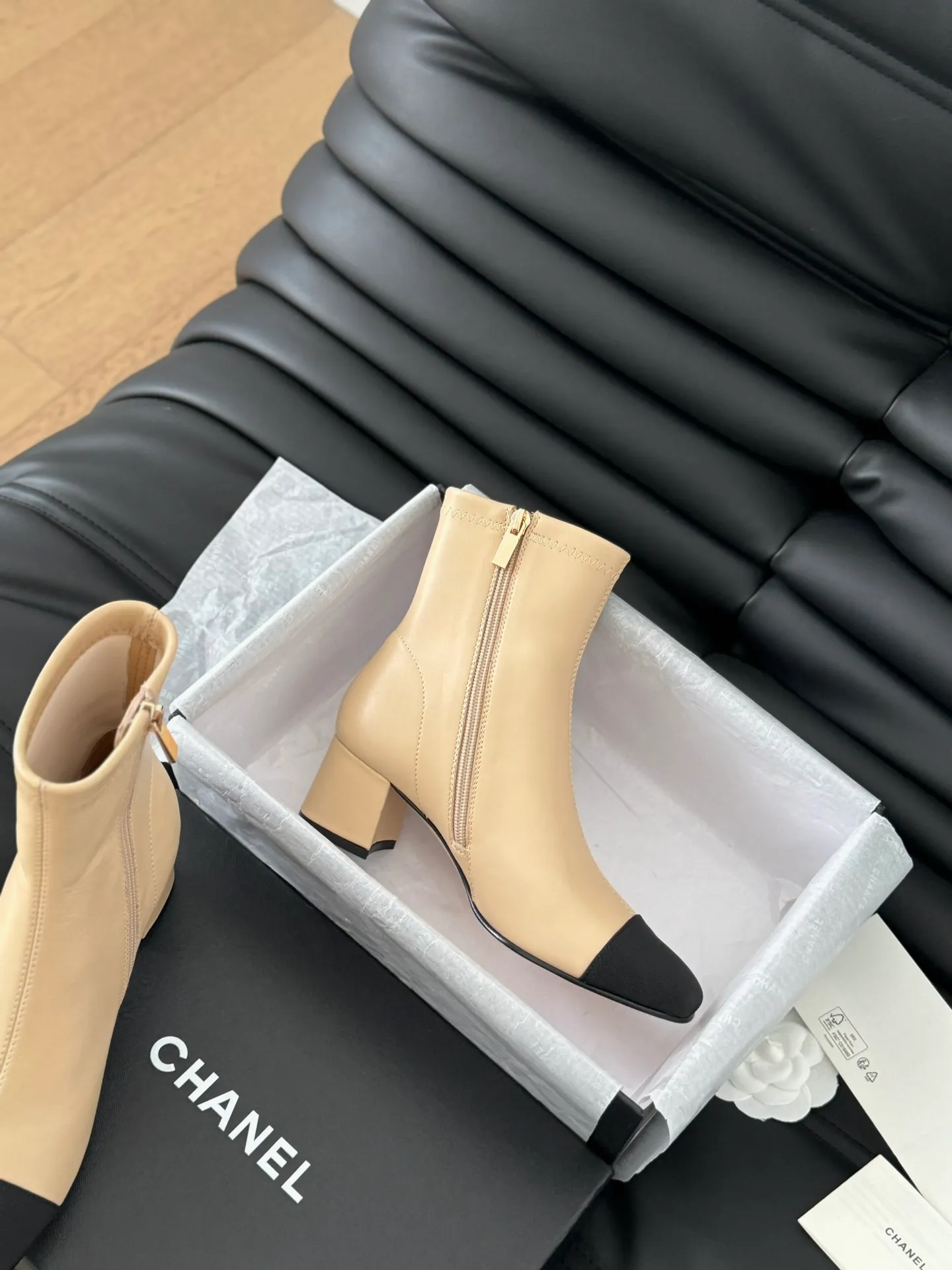 👟👟Ex-factory price 600👟👟 Purchasing-grade Chanel classic new elastic boots series! The leather texture is super good, and the upper is delicate ~ Calfskin upper, sheepskin lining, original outsole! Size:35-39 Other sizes are determined